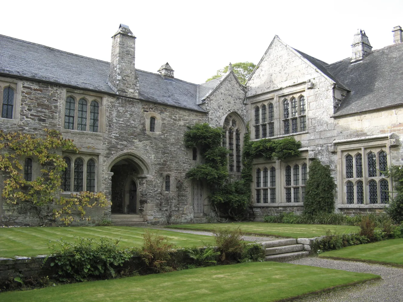 Cotehele House courtyard — medieval Tudor manor house in Cornwall